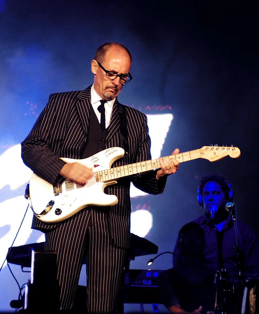 Andy Fairweather Low