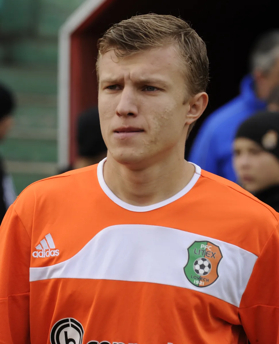 Armando Vajushi