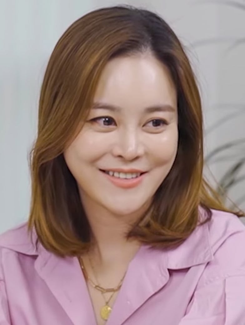 Lee Ji-sun reference image