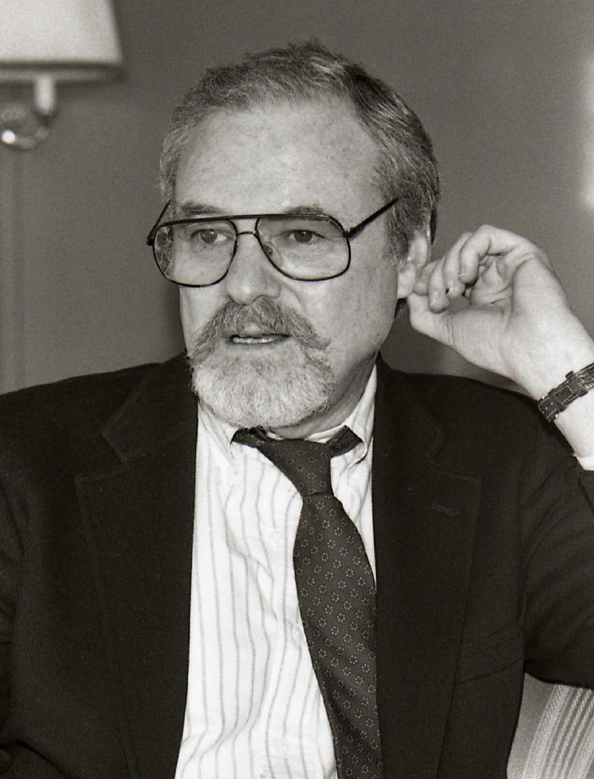 Alan J. Pakula reference image
