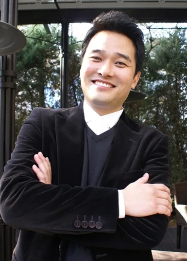 Edward Young-min Kwon