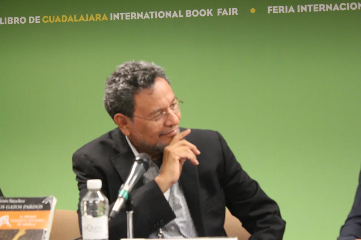 Élmer Mendoza