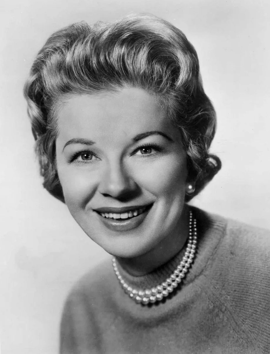 Glenda Farrell