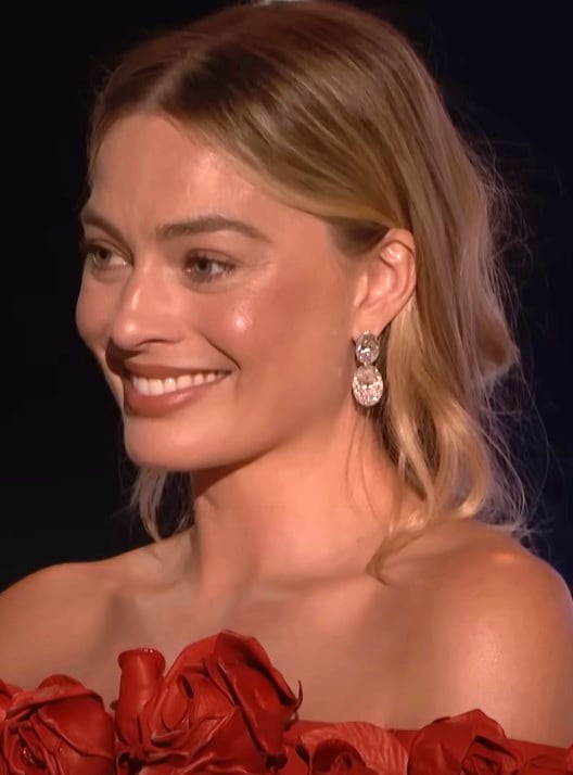 Margot Robbie reference image