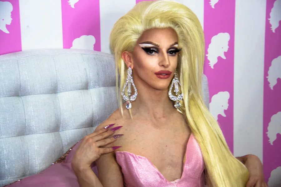 Miz Cracker