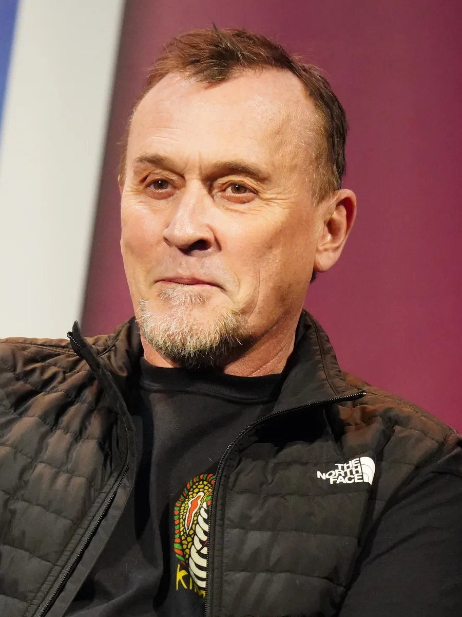 Robert Knepper