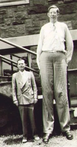 Robert Pershing Wadlow comic character