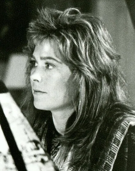 Roxanne Hart